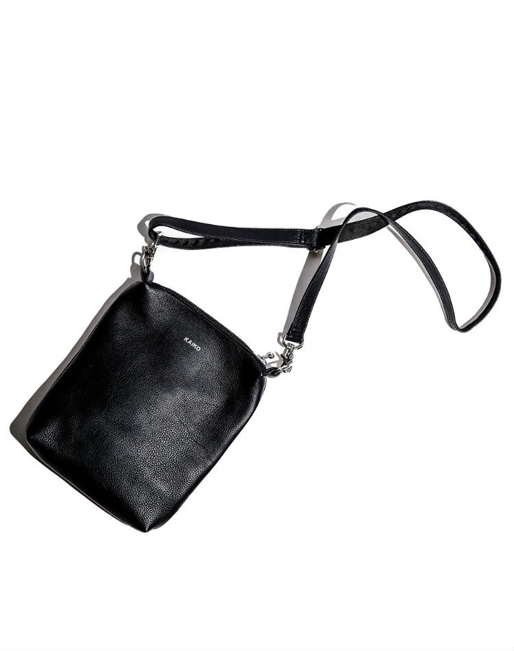 KAIKO<br />LEATHER SHOULDER BAG<img class='new_mark_img2' src='https://img.shop-pro.jp/img/new/icons14.gif' style='border:none;display:inline;margin:0px;padding:0px;width:auto;' />