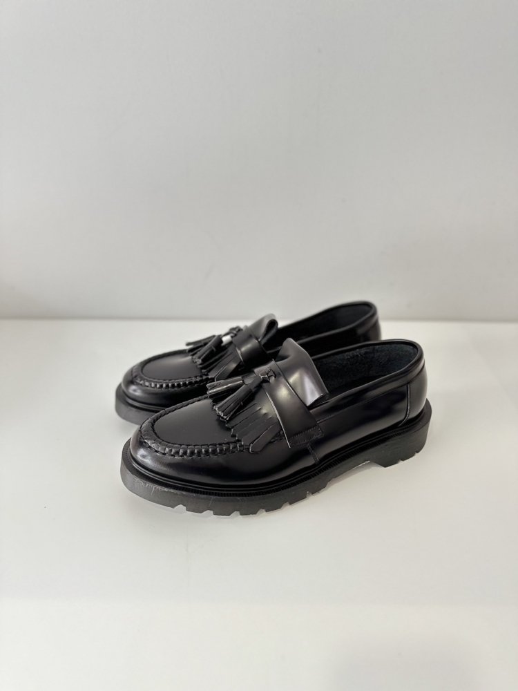 Loake<br />Tassel Loafer / Black<img class='new_mark_img2' src='https://img.shop-pro.jp/img/new/icons14.gif' style='border:none;display:inline;margin:0px;padding:0px;width:auto;' />