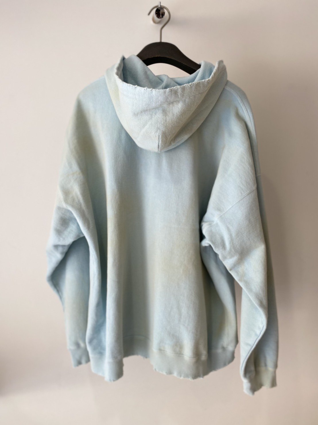 DAIRIKU<br />[40%off] Ponyboy Cut off Hoodie / Youth Blue <img class='new_mark_img2' src='https://img.shop-pro.jp/img/new/icons20.gif' style='border:none;display:inline;margin:0px;padding:0px;width:auto;' />