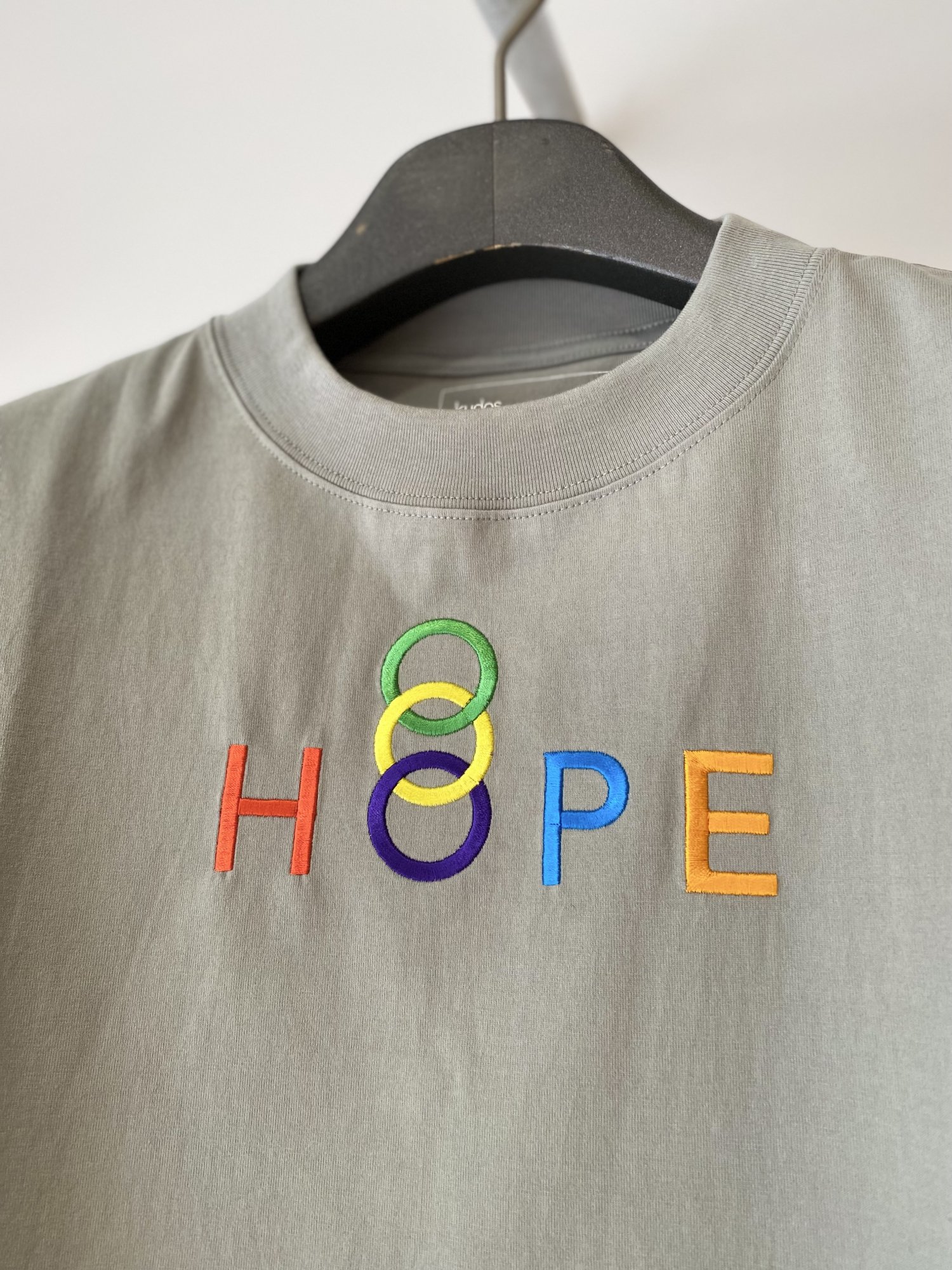 kudos<br />HOPE T-SHIRT / GRAY<img class='new_mark_img2' src='https://img.shop-pro.jp/img/new/icons14.gif' style='border:none;display:inline;margin:0px;padding:0px;width:auto;' />