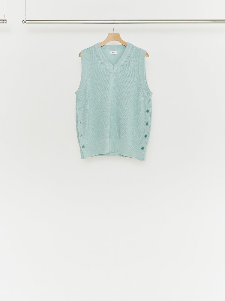 ALLEGE<br />Knit Vest / SAX<img class='new_mark_img2' src='https://img.shop-pro.jp/img/new/icons14.gif' style='border:none;display:inline;margin:0px;padding:0px;width:auto;' />