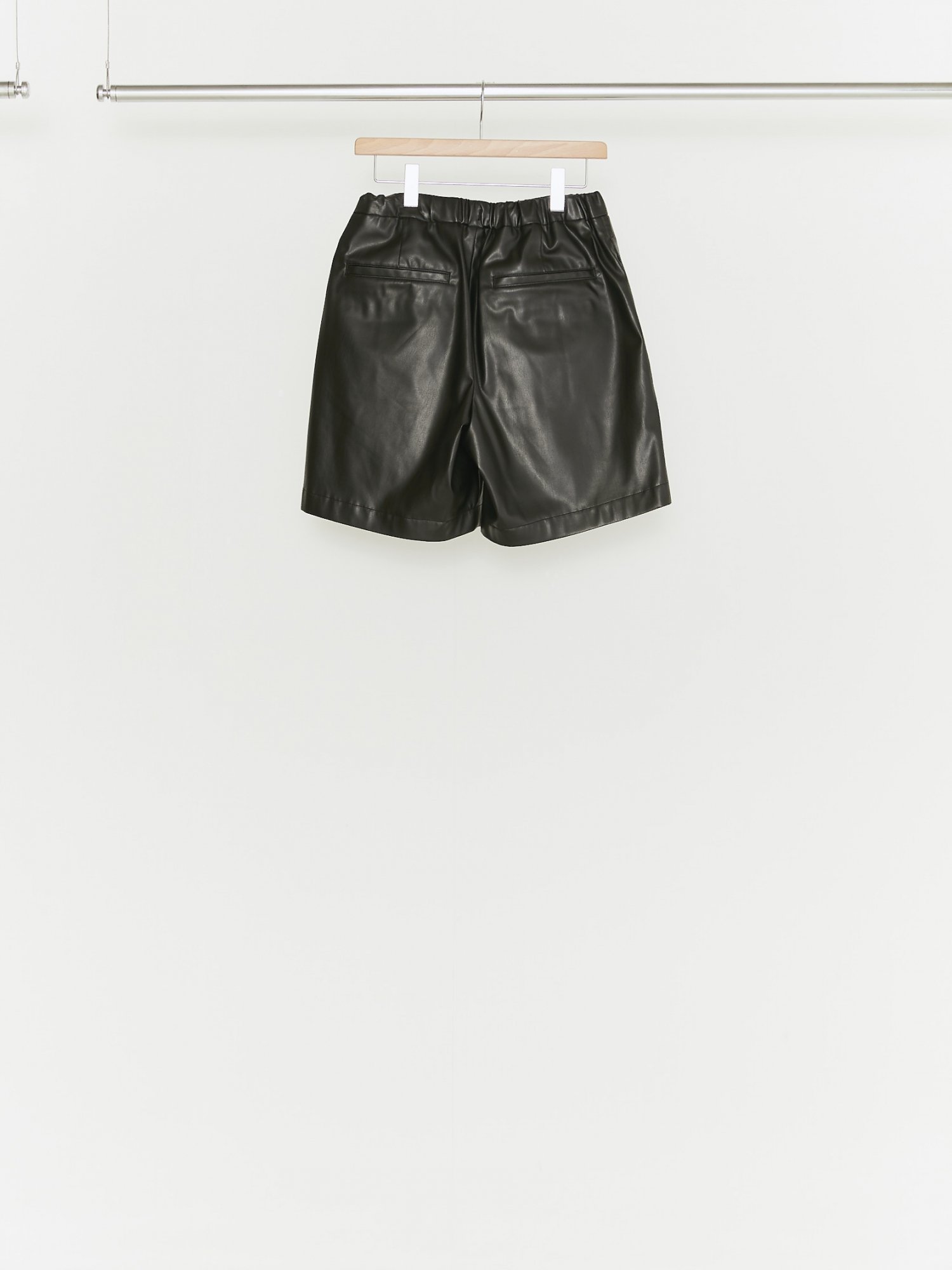 ALLEGE<br />Synthetic Leather Shorts / BLACK<img class='new_mark_img2' src='https://img.shop-pro.jp/img/new/icons14.gif' style='border:none;display:inline;margin:0px;padding:0px;width:auto;' />