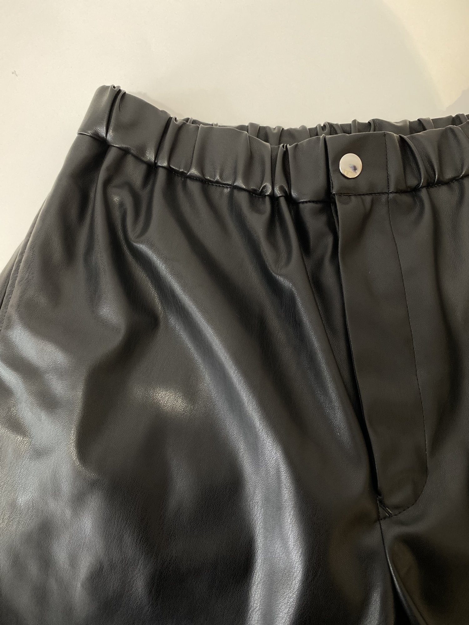 ALLEGE<br />Synthetic Leather Shorts / BLACK<img class='new_mark_img2' src='https://img.shop-pro.jp/img/new/icons14.gif' style='border:none;display:inline;margin:0px;padding:0px;width:auto;' />
