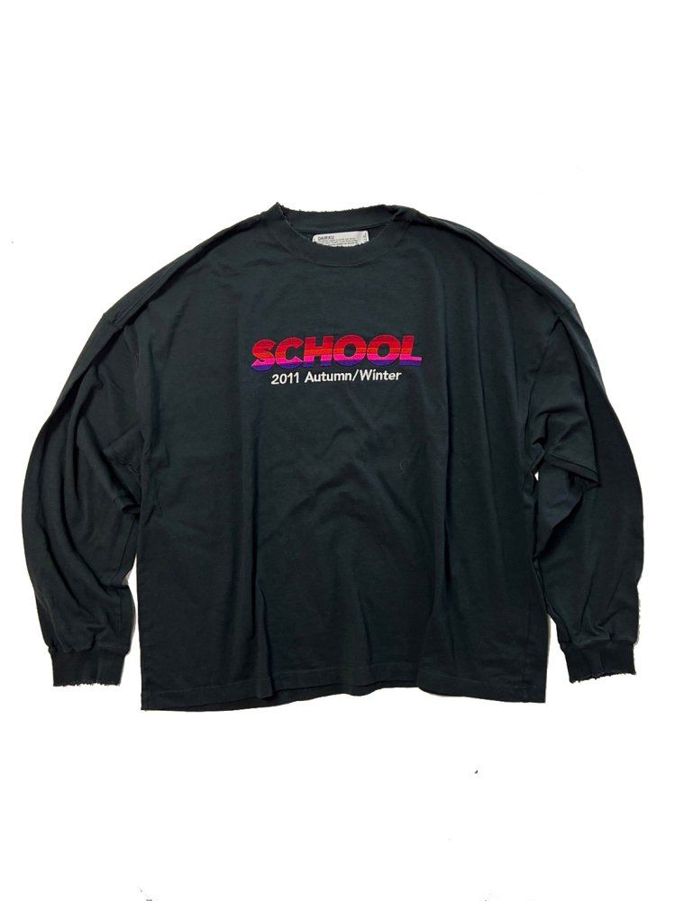 DAIRIKU<br />SCHOOL Embroidery Vintage Tee / Vintage Black<img class='new_mark_img2' src='https://img.shop-pro.jp/img/new/icons47.gif' style='border:none;display:inline;margin:0px;padding:0px;width:auto;' />