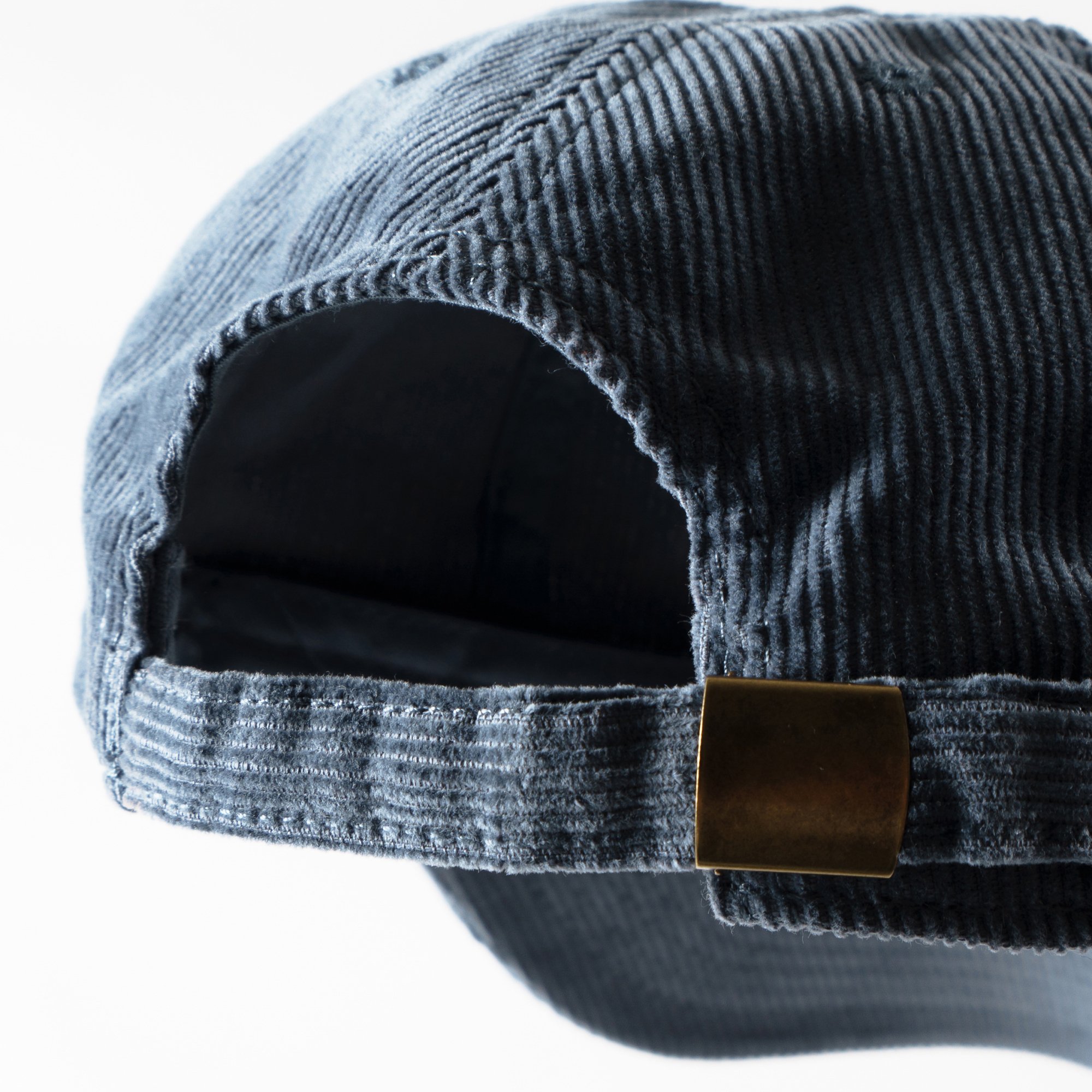BLUFCAMP<br />Embroidered Corduroy CAP / Smoke Blue<img class='new_mark_img2' src='https://img.shop-pro.jp/img/new/icons14.gif' style='border:none;display:inline;margin:0px;padding:0px;width:auto;' />
