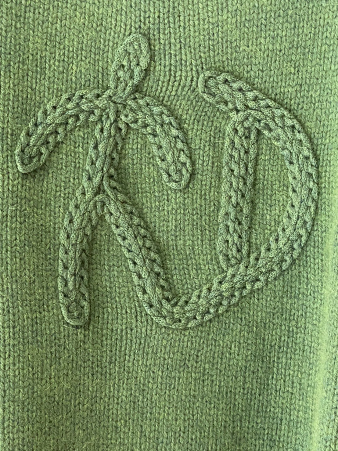 SOSHIOTSUKI<br />NECKTIE HOLE KNIT / MOSS GREEN<img class='new_mark_img2' src='https://img.shop-pro.jp/img/new/icons14.gif' style='border:none;display:inline;margin:0px;padding:0px;width:auto;' />