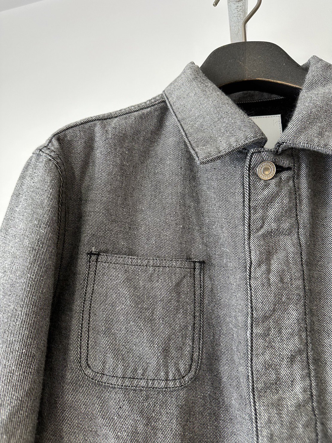 kudos<br />PATCH POCKET DENIM JACKET / GRAY<img class='new_mark_img2' src='https://img.shop-pro.jp/img/new/icons14.gif' style='border:none;display:inline;margin:0px;padding:0px;width:auto;' />