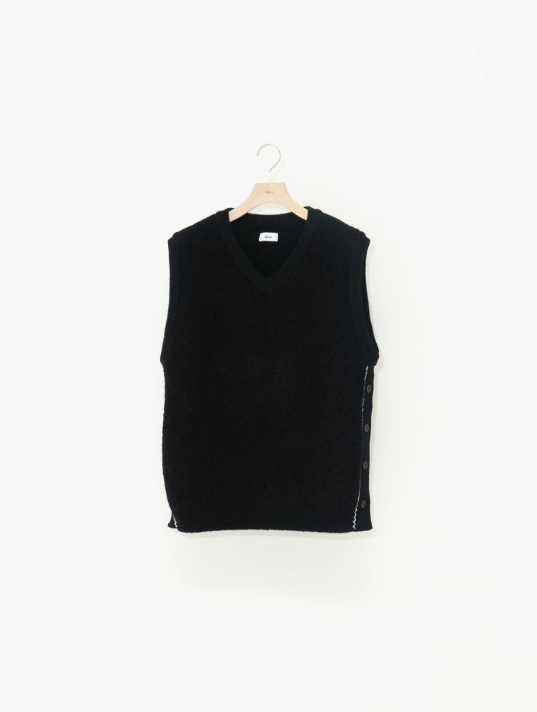 ALLEGE<br />Boucle Knit Vest / BLACK<img class='new_mark_img2' src='https://img.shop-pro.jp/img/new/icons14.gif' style='border:none;display:inline;margin:0px;padding:0px;width:auto;' />