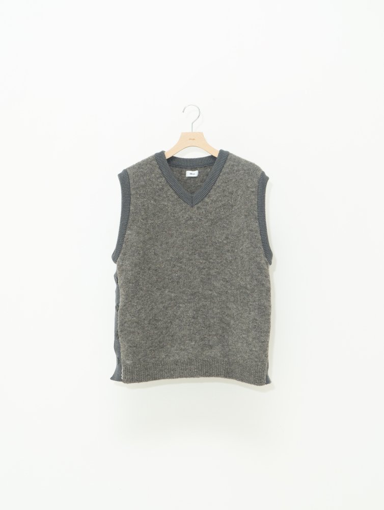 ALLEGE<br />Boucle Knit Vest / GRAY<img class='new_mark_img2' src='https://img.shop-pro.jp/img/new/icons14.gif' style='border:none;display:inline;margin:0px;padding:0px;width:auto;' />