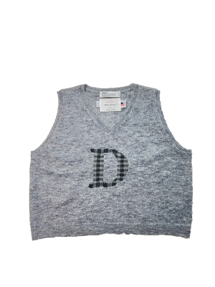 DAIRIKU<br />D Mohair School Knit Vest / Feather Grey<img class='new_mark_img2' src='https://img.shop-pro.jp/img/new/icons14.gif' style='border:none;display:inline;margin:0px;padding:0px;width:auto;' />