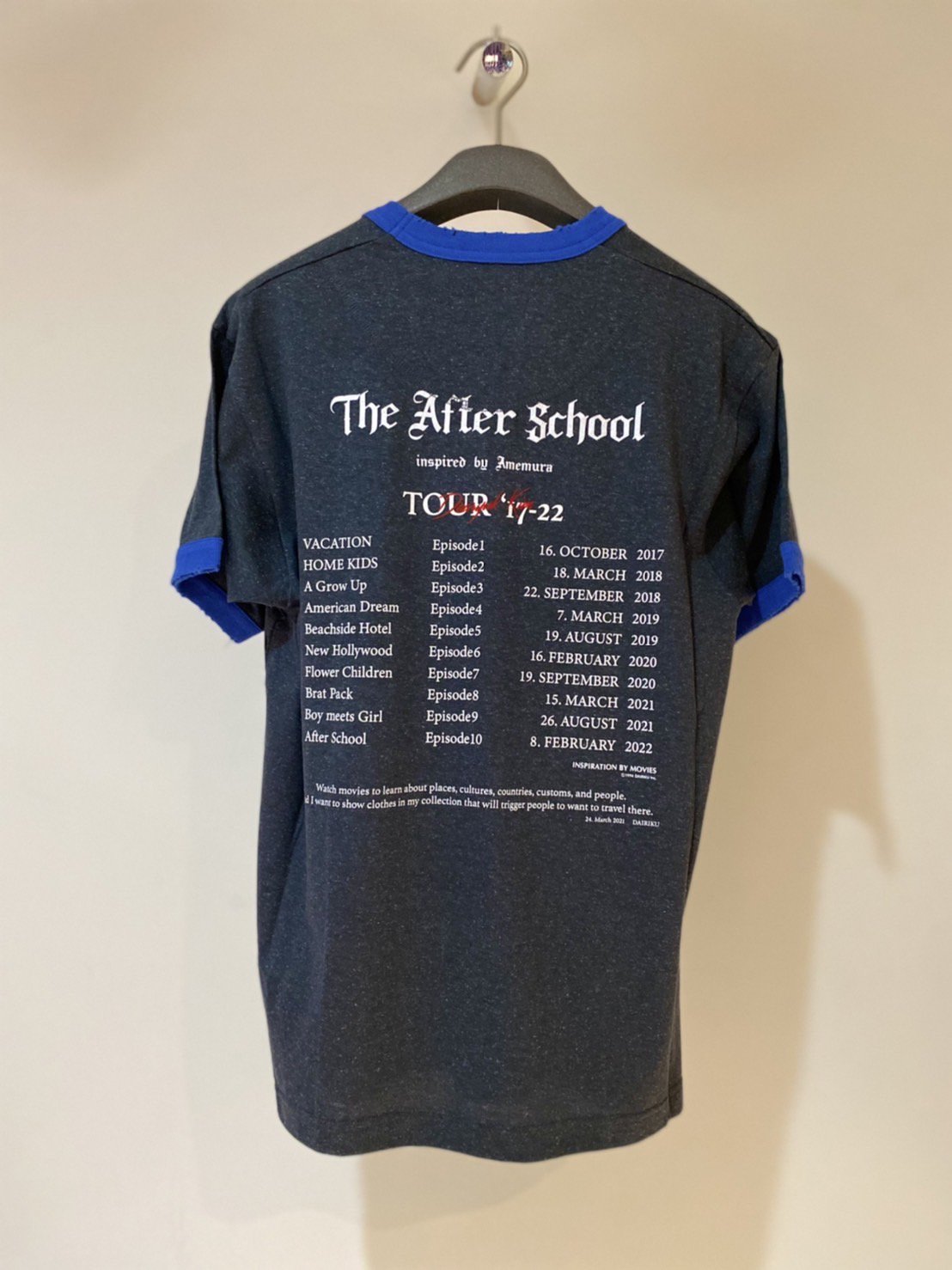 DAIRIKU<br />The After School Tour Trim Tee / Black&Blue<img class='new_mark_img2' src='https://img.shop-pro.jp/img/new/icons14.gif' style='border:none;display:inline;margin:0px;padding:0px;width:auto;' />