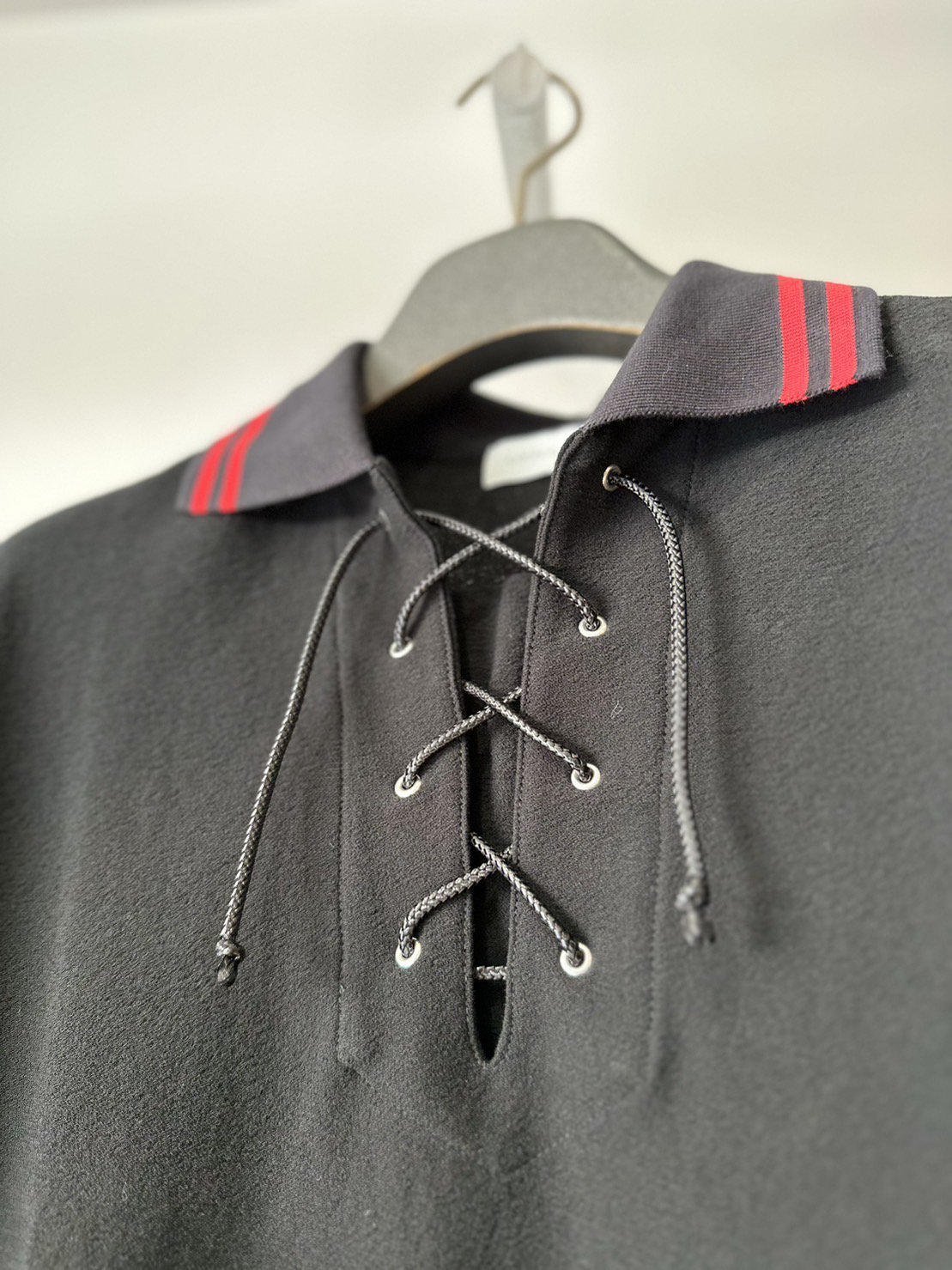 LITTLEBIG<br />S/S Lace-Up Polo SH / Black<img class='new_mark_img2' src='https://img.shop-pro.jp/img/new/icons14.gif' style='border:none;display:inline;margin:0px;padding:0px;width:auto;' />