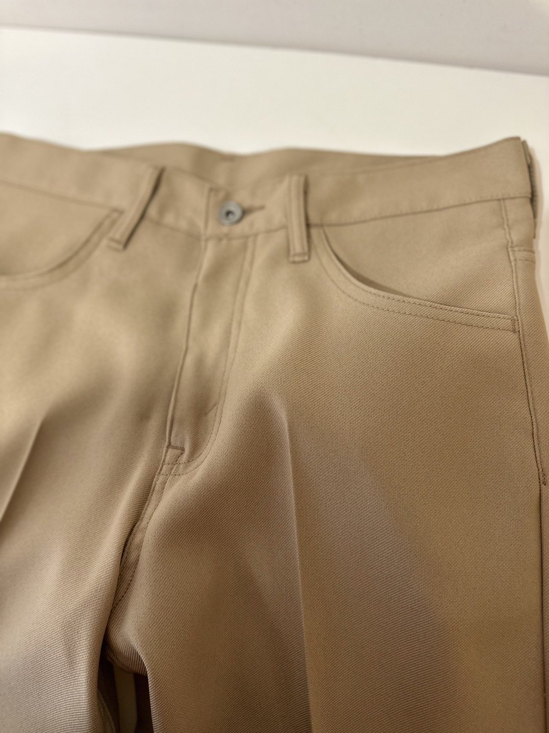 DAIRIKU<br />Straight Pressed Pants / Beige<img class='new_mark_img2' src='https://img.shop-pro.jp/img/new/icons14.gif' style='border:none;display:inline;margin:0px;padding:0px;width:auto;' />