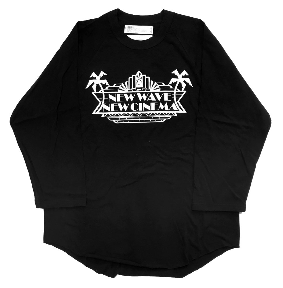 DAIRIKU<br />[40%off] New Raglan Tee / Black  <img class='new_mark_img2' src='https://img.shop-pro.jp/img/new/icons20.gif' style='border:none;display:inline;margin:0px;padding:0px;width:auto;' />