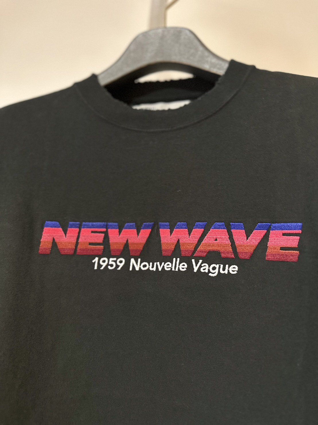 DAIRIKU<br />NEW WAVE Tee / Black <img class='new_mark_img2' src='https://img.shop-pro.jp/img/new/icons14.gif' style='border:none;display:inline;margin:0px;padding:0px;width:auto;' />