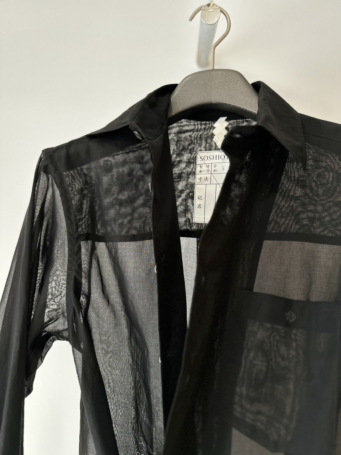 SOSHIOTSUKI<br />THE KIMONO BRESTED SHIRTS VOILE / BLACK<img class='new_mark_img2' src='https://img.shop-pro.jp/img/new/icons14.gif' style='border:none;display:inline;margin:0px;padding:0px;width:auto;' />