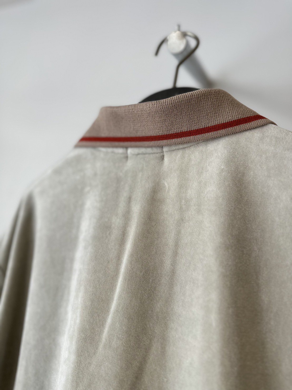ALLEGE<br />Swich Rib S/S Skipper Cut Sew / Beige<img class='new_mark_img2' src='https://img.shop-pro.jp/img/new/icons14.gif' style='border:none;display:inline;margin:0px;padding:0px;width:auto;' />