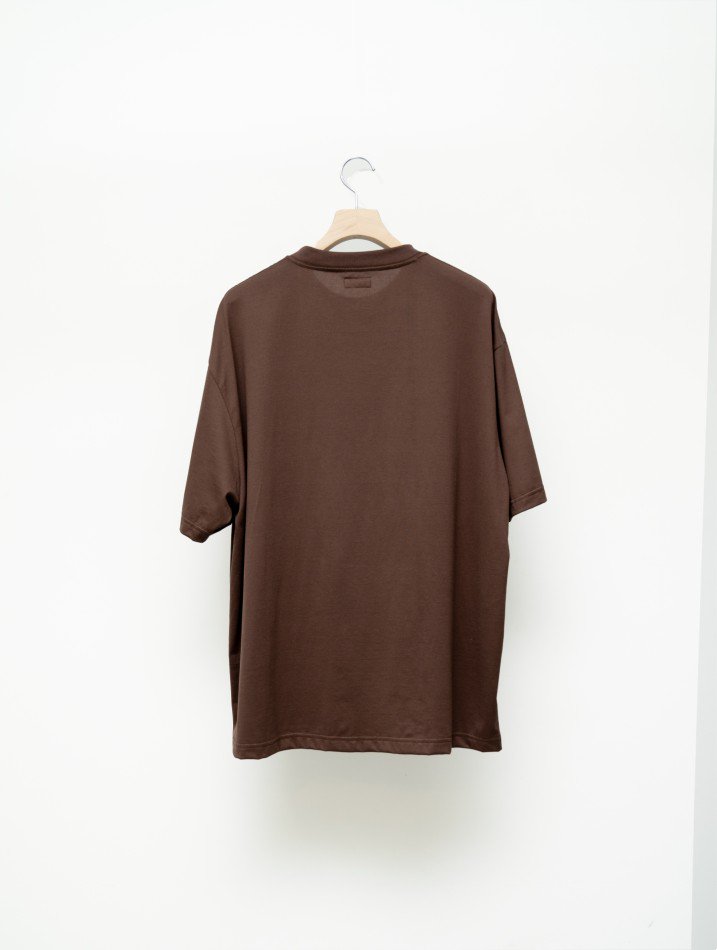 ALLEGE<br />Interlude Tee / Brown<img class='new_mark_img2' src='https://img.shop-pro.jp/img/new/icons14.gif' style='border:none;display:inline;margin:0px;padding:0px;width:auto;' />