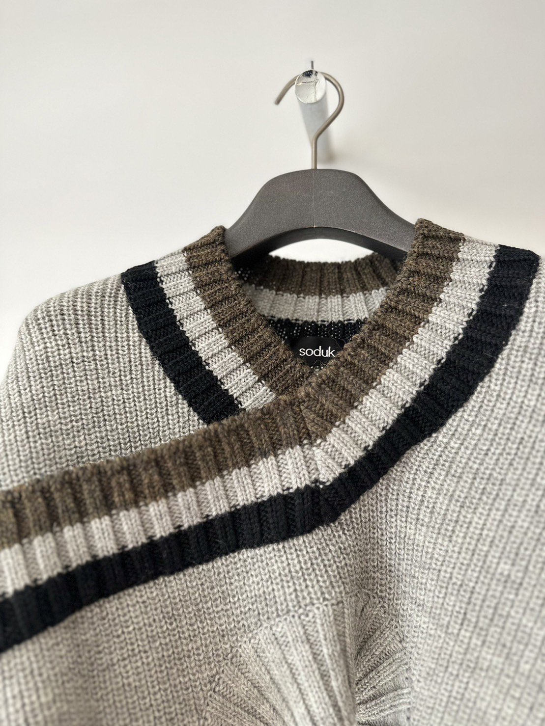 soduk<br />up side down knit top / gray<img class='new_mark_img2' src='https://img.shop-pro.jp/img/new/icons14.gif' style='border:none;display:inline;margin:0px;padding:0px;width:auto;' />