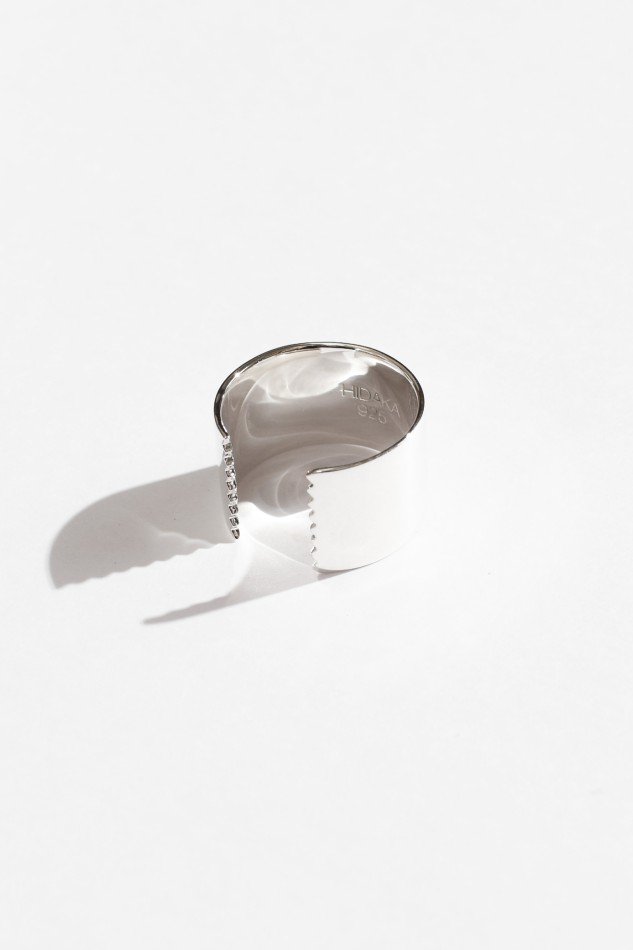 HIDAKA<br />SELLOTAPE RING / SILVER<img class='new_mark_img2' src='https://img.shop-pro.jp/img/new/icons14.gif' style='border:none;display:inline;margin:0px;padding:0px;width:auto;' />