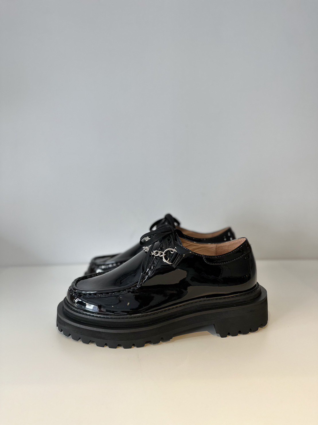 DAIRIKU<br />Patent Derby Shoes / Black<img class='new_mark_img2' src='https://img.shop-pro.jp/img/new/icons14.gif' style='border:none;display:inline;margin:0px;padding:0px;width:auto;' />