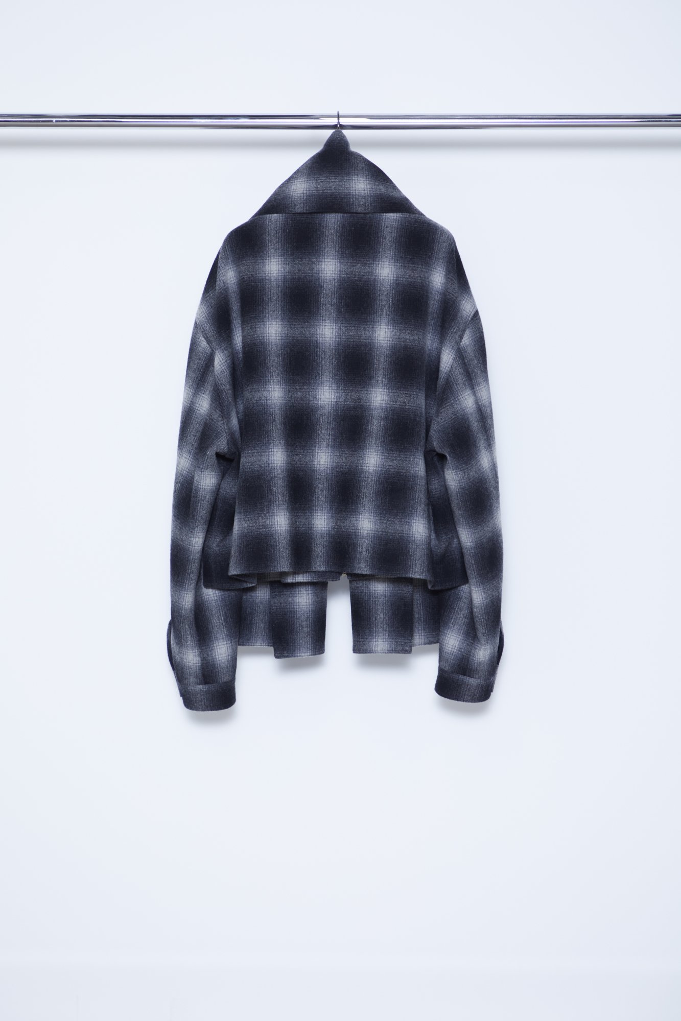 soe<br />Ombre Check Short Jacket with Scarf / BLACK＆GRAY<img class='new_mark_img2' src='https://img.shop-pro.jp/img/new/icons14.gif' style='border:none;display:inline;margin:0px;padding:0px;width:auto;' />