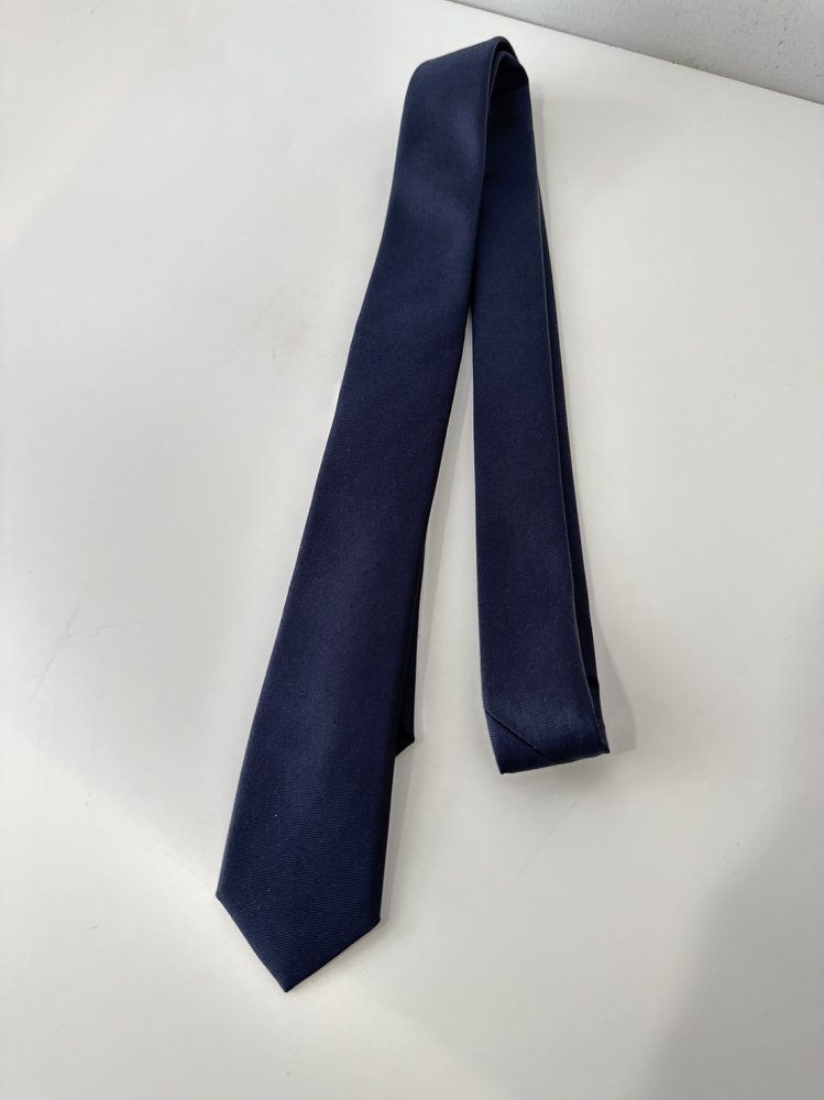 LITTLEBIG<br />Narrow Tie / Navy<img class='new_mark_img2' src='https://img.shop-pro.jp/img/new/icons14.gif' style='border:none;display:inline;margin:0px;padding:0px;width:auto;' />