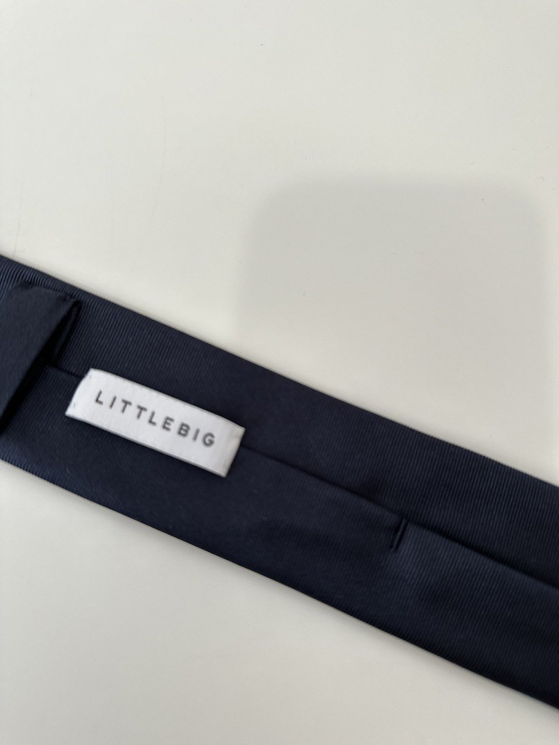 LITTLEBIG<br />Narrow Tie / Navy<img class='new_mark_img2' src='https://img.shop-pro.jp/img/new/icons14.gif' style='border:none;display:inline;margin:0px;padding:0px;width:auto;' />