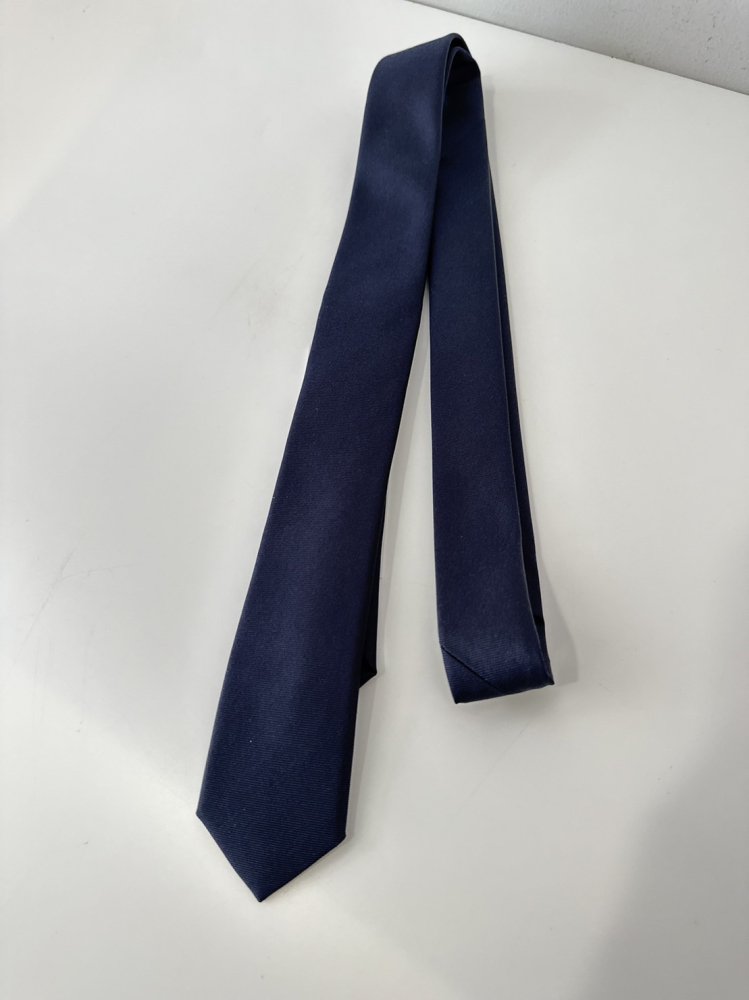 LITTLEBIG<br />[30%off] Narrow Tie / Navy<img class='new_mark_img2' src='https://img.shop-pro.jp/img/new/icons20.gif' style='border:none;display:inline;margin:0px;padding:0px;width:auto;' />