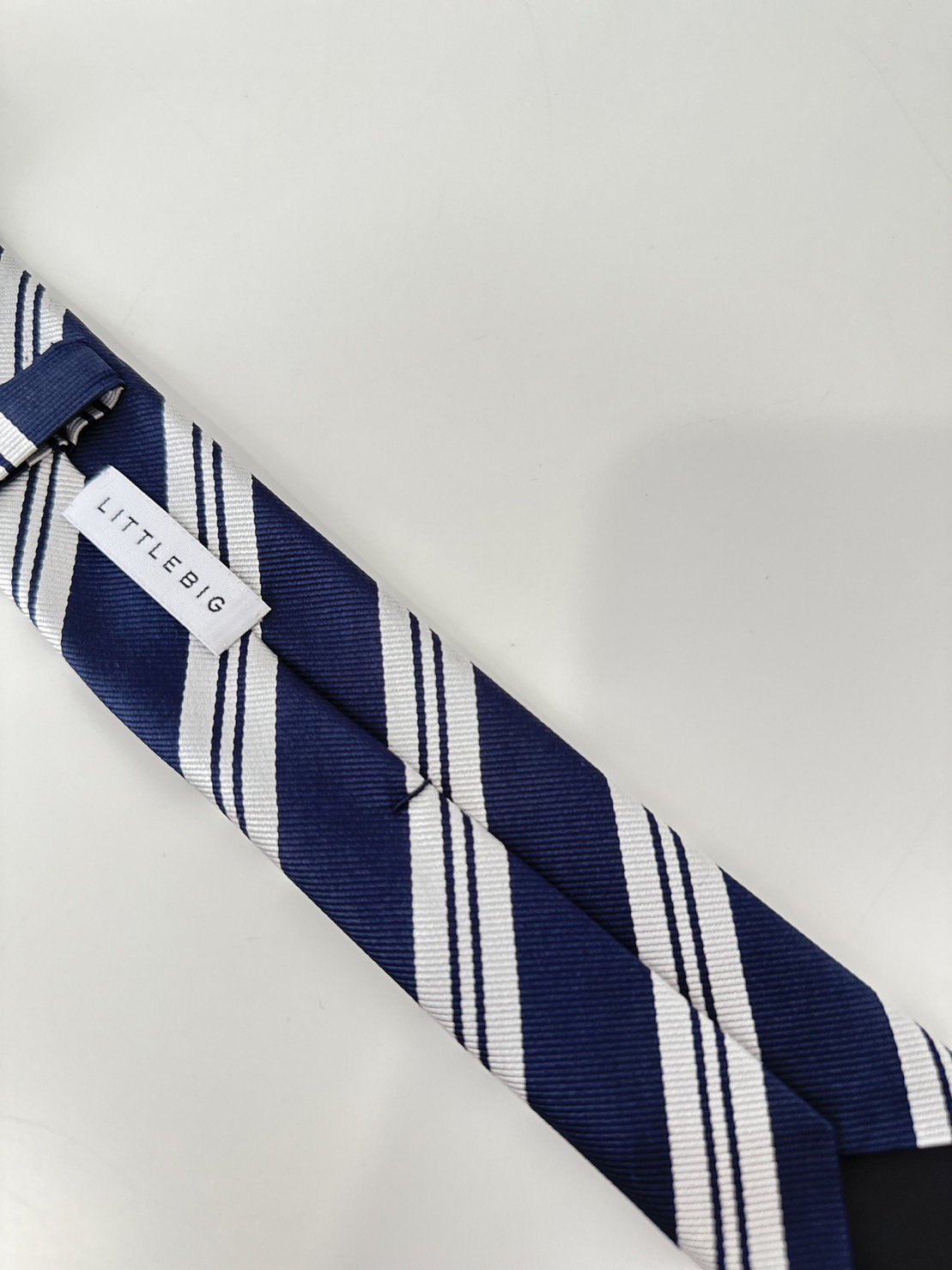 LITTLEBIG<br />Resimental Tie 1 / Navy<img class='new_mark_img2' src='https://img.shop-pro.jp/img/new/icons14.gif' style='border:none;display:inline;margin:0px;padding:0px;width:auto;' />