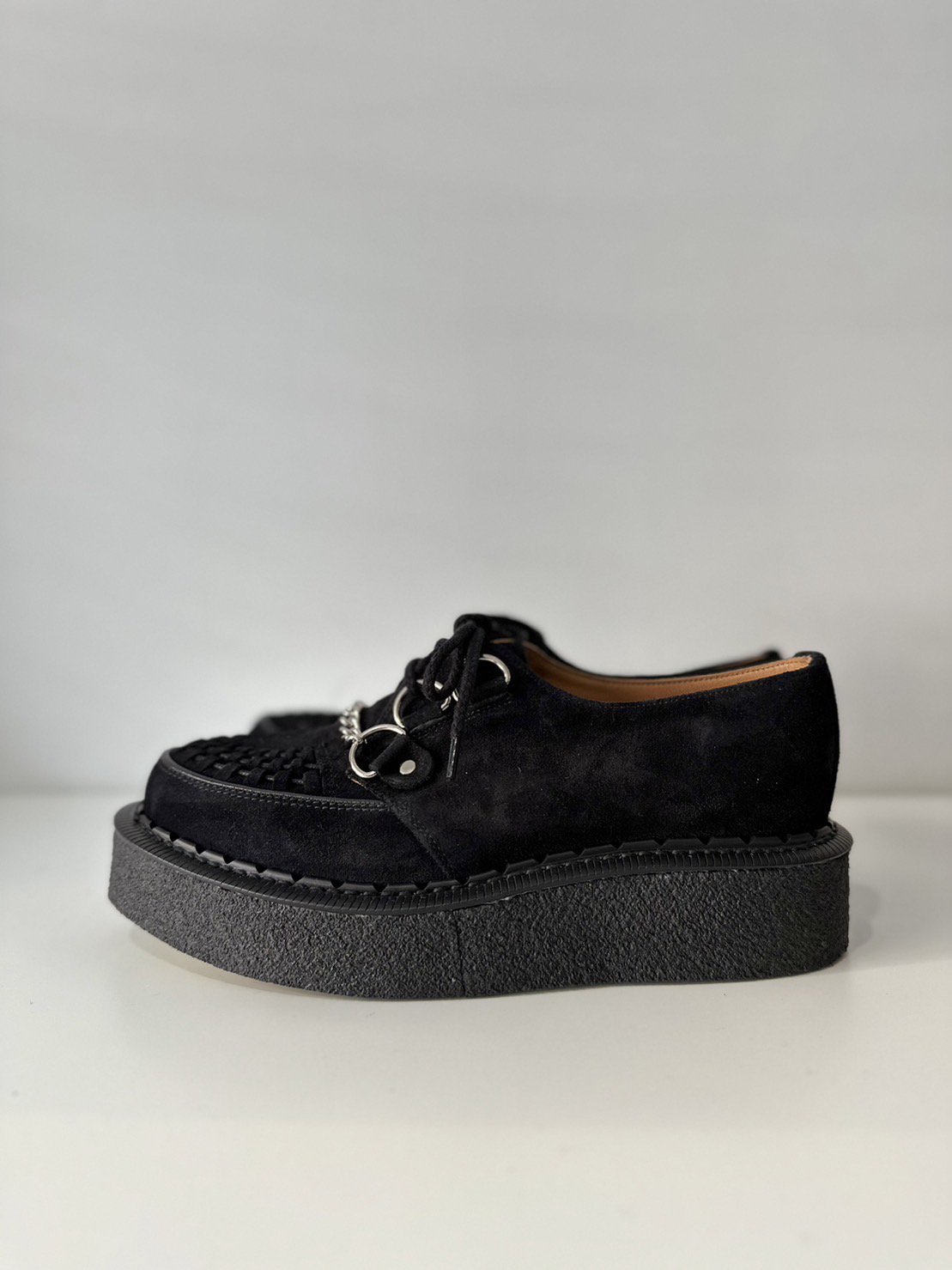 GEORGE COX<br />Chain Skipton / Black Suede<img class='new_mark_img2' src='https://img.shop-pro.jp/img/new/icons47.gif' style='border:none;display:inline;margin:0px;padding:0px;width:auto;' />