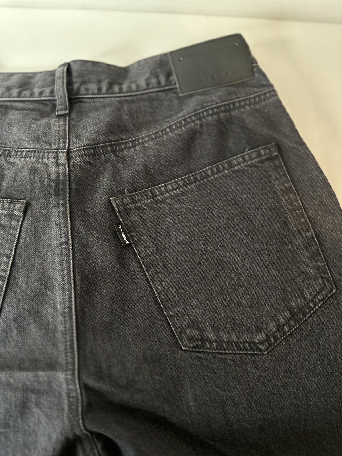JieDa<br />CUTTING WIDE DENIM / BLACK<img class='new_mark_img2' src='https://img.shop-pro.jp/img/new/icons47.gif' style='border:none;display:inline;margin:0px;padding:0px;width:auto;' />