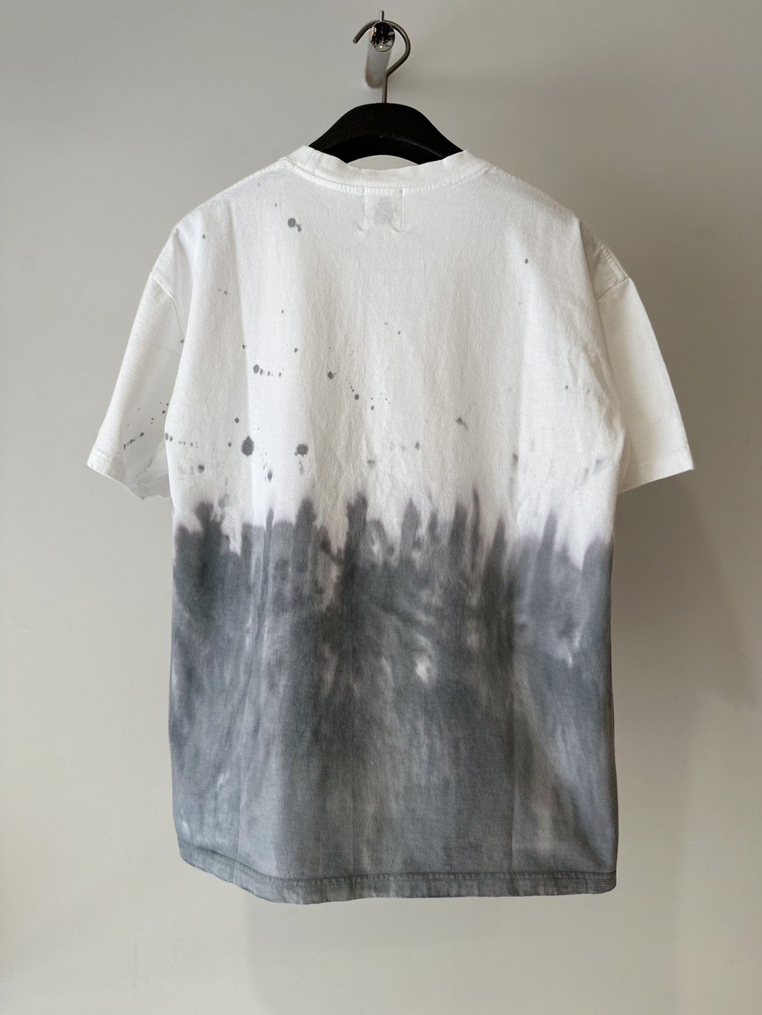 soe<br />Muddy T with ZEPTEPI / WHITE&GRAY<img class='new_mark_img2' src='https://img.shop-pro.jp/img/new/icons14.gif' style='border:none;display:inline;margin:0px;padding:0px;width:auto;' />