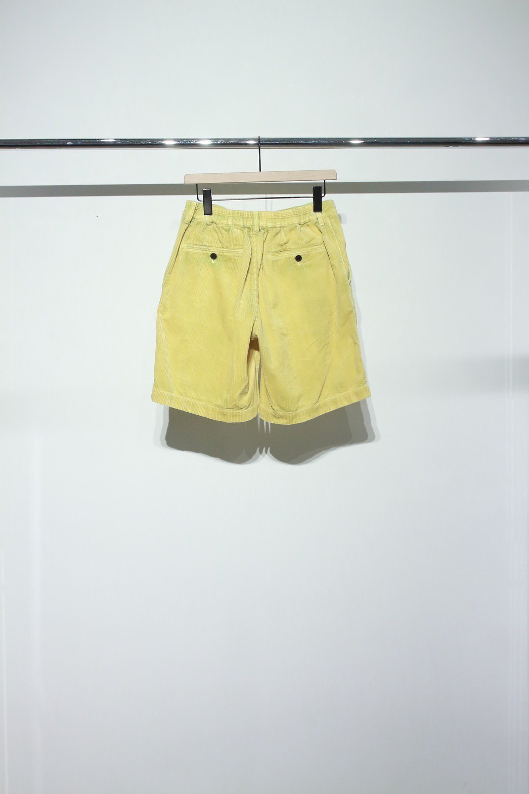 soe<br />Overdyed Corduroy Shorts / YELLOW<img class='new_mark_img2' src='https://img.shop-pro.jp/img/new/icons47.gif' style='border:none;display:inline;margin:0px;padding:0px;width:auto;' />