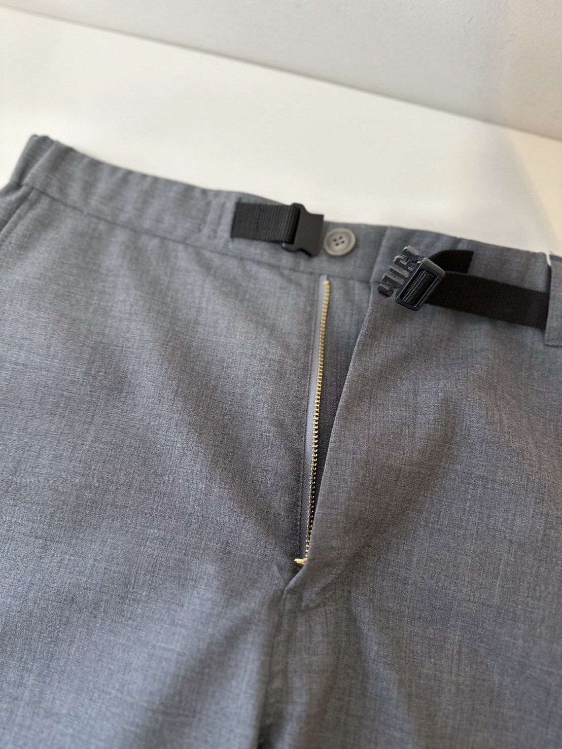 ALLEGE<br />Wool Easy Pants / Gray<img class='new_mark_img2' src='https://img.shop-pro.jp/img/new/icons14.gif' style='border:none;display:inline;margin:0px;padding:0px;width:auto;' />