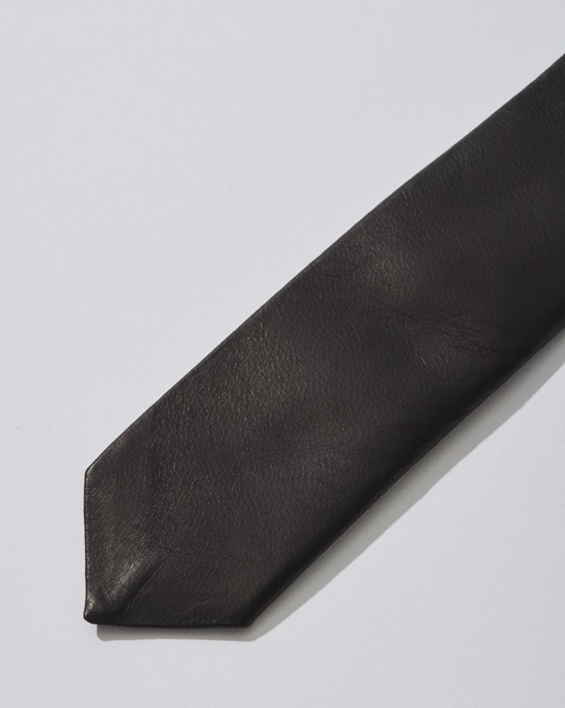 LITTLEBIG<br />Leather Narrow Tie / Black<img class='new_mark_img2' src='https://img.shop-pro.jp/img/new/icons14.gif' style='border:none;display:inline;margin:0px;padding:0px;width:auto;' />