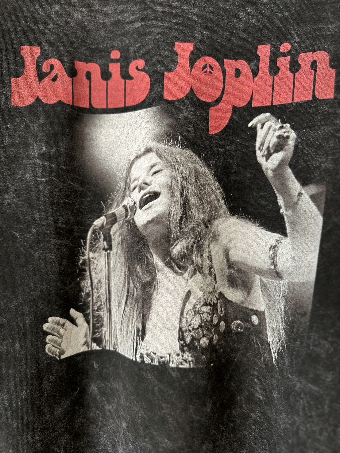 BLUESCENTRIC<br />JANIS JOPLIN MINERAL WASH L/S / BLACK(MINERAL WASH)<img class='new_mark_img2' src='https://img.shop-pro.jp/img/new/icons47.gif' style='border:none;display:inline;margin:0px;padding:0px;width:auto;' />