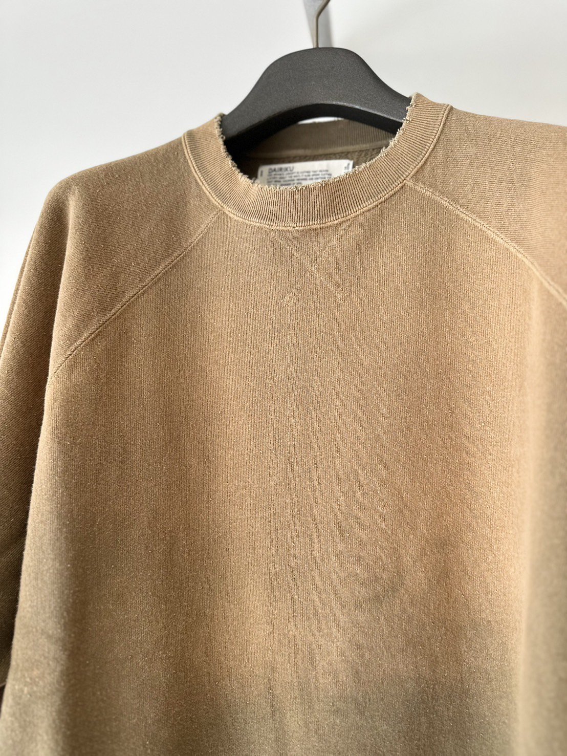 DAIRIKU<br />Waterproof Sunburn Sweater / Vintage Khaki<img class='new_mark_img2' src='https://img.shop-pro.jp/img/new/icons14.gif' style='border:none;display:inline;margin:0px;padding:0px;width:auto;' />