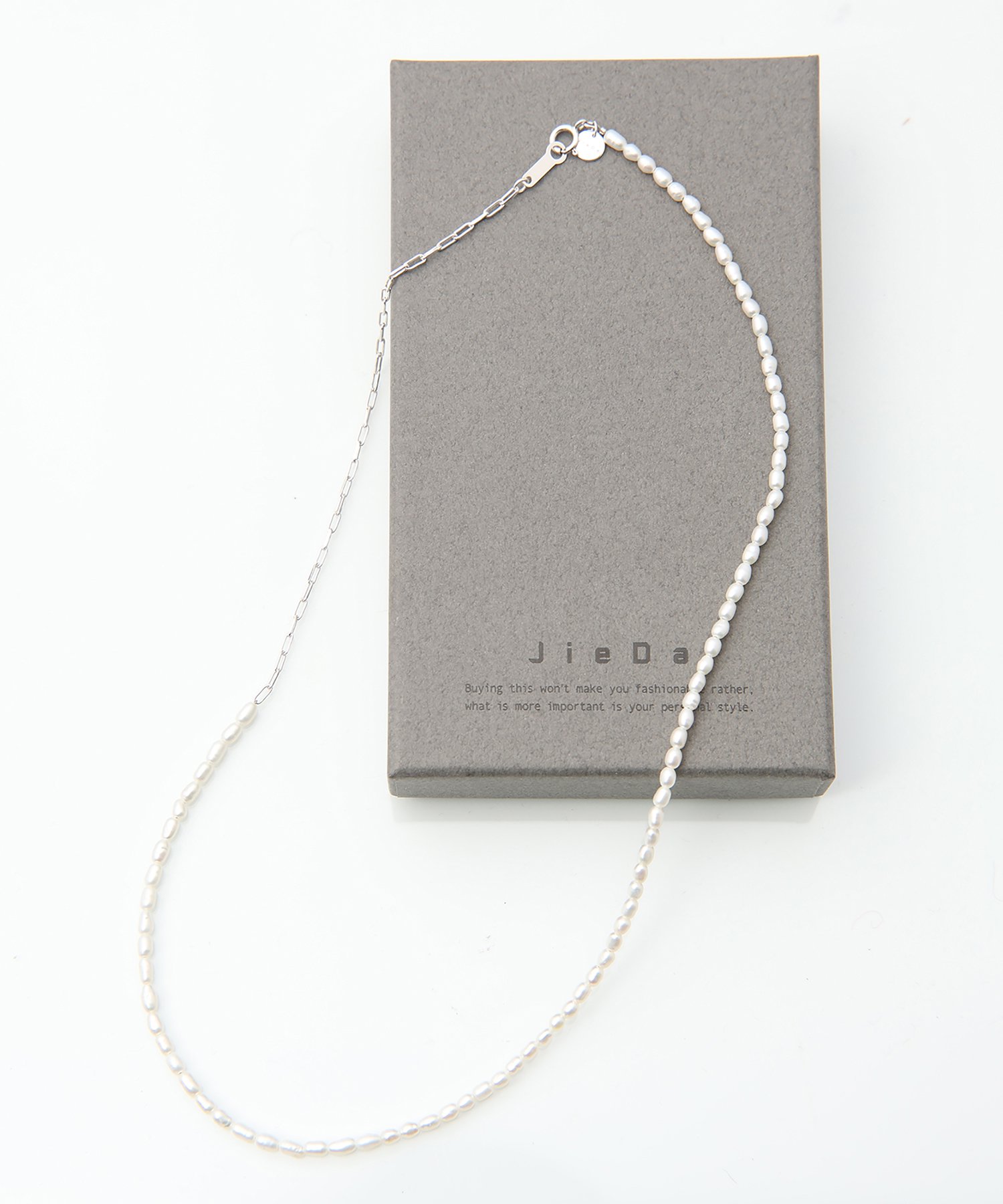 JieDa<br />THIN PEARL SWITCHING NECKLACE (925 SILVER) / SILVER<img class='new_mark_img2' src='https://img.shop-pro.jp/img/new/icons47.gif' style='border:none;display:inline;margin:0px;padding:0px;width:auto;' />