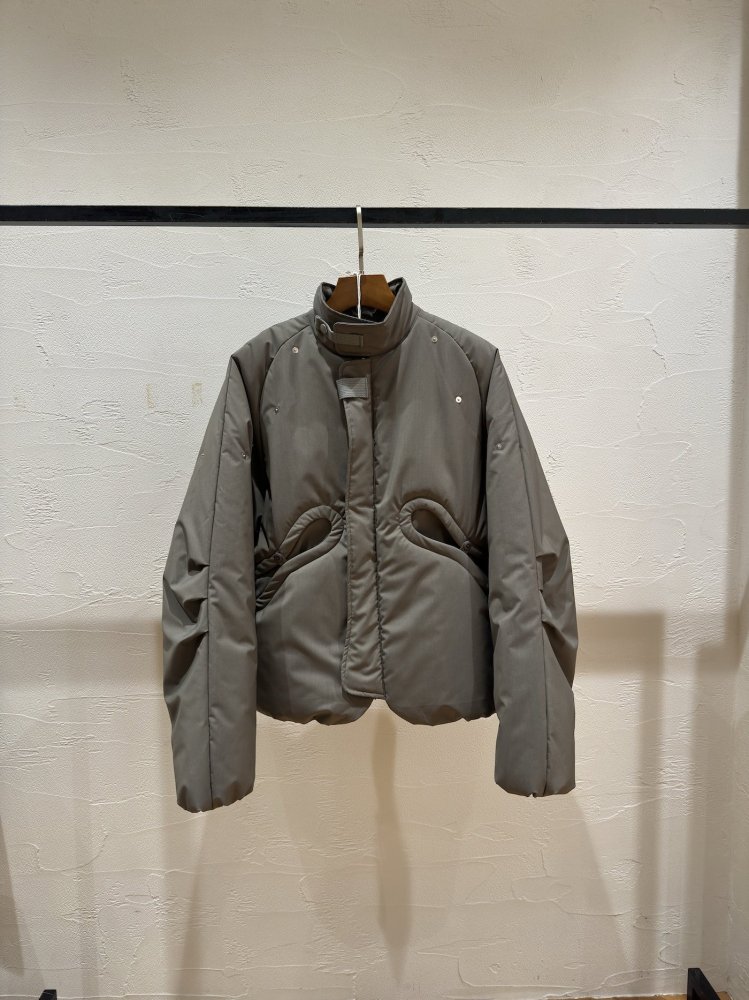 JIAN YE<br />GOURD JKT / GRAY<img class='new_mark_img2' src='https://img.shop-pro.jp/img/new/icons47.gif' style='border:none;display:inline;margin:0px;padding:0px;width:auto;' />