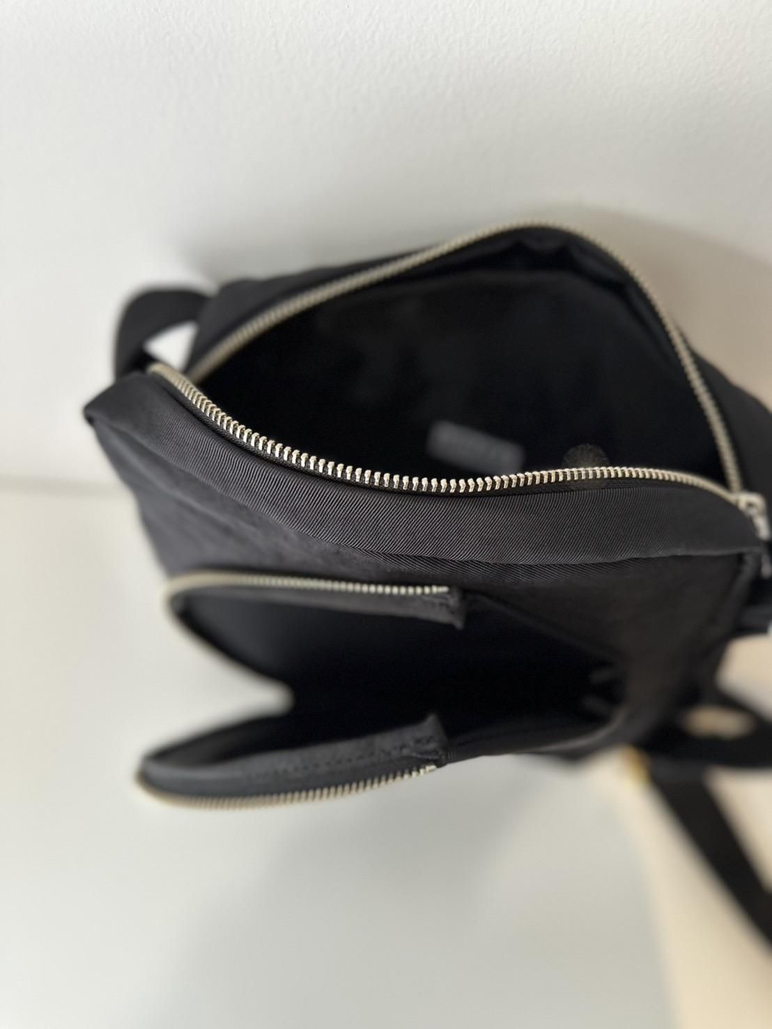 HIDAKA<br />PING-PONG SQUARE BAG / BLACK<img class='new_mark_img2' src='https://img.shop-pro.jp/img/new/icons14.gif' style='border:none;display:inline;margin:0px;padding:0px;width:auto;' />