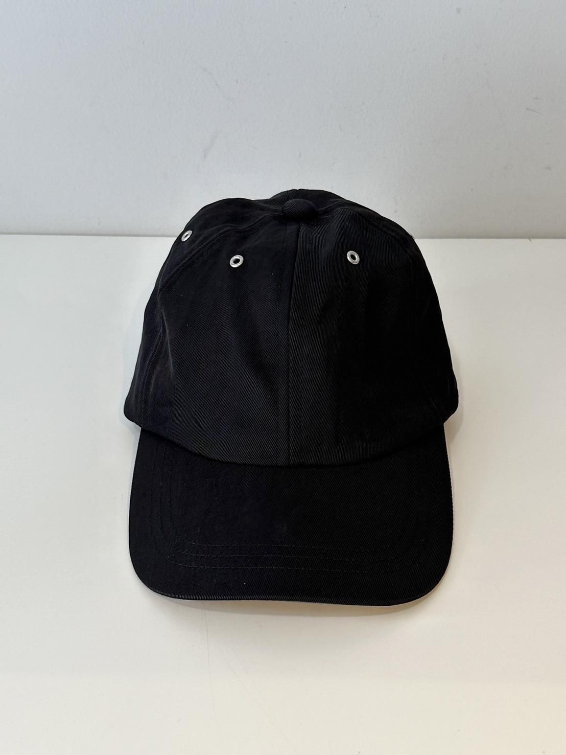 HIDAKA<br />ACCIDENT CAP / BLACK<img class='new_mark_img2' src='https://img.shop-pro.jp/img/new/icons47.gif' style='border:none;display:inline;margin:0px;padding:0px;width:auto;' />