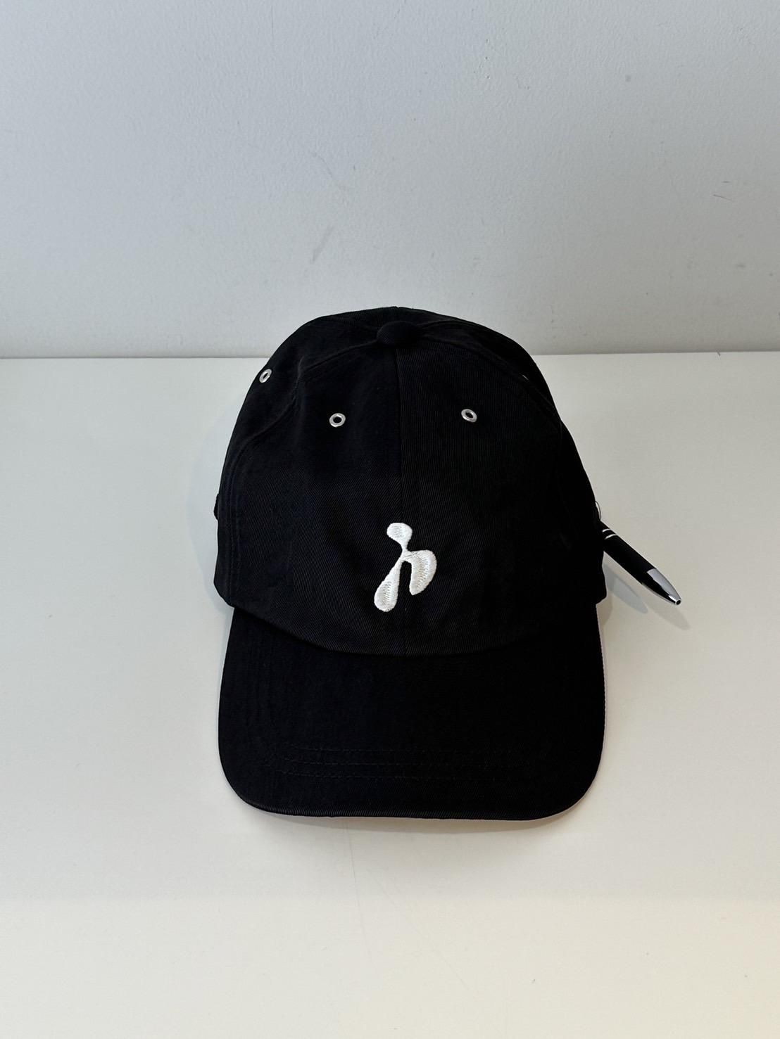 HIDAKA<br />DAD CAP / BLACK<img class='new_mark_img2' src='https://img.shop-pro.jp/img/new/icons47.gif' style='border:none;display:inline;margin:0px;padding:0px;width:auto;' />
