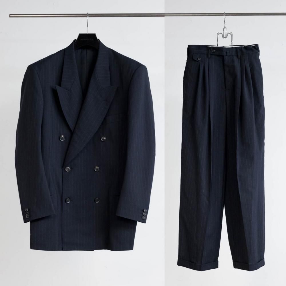 SOSHIOTSUKI<br />6B DOUBLE BREASTED SHAPED JACKET & 3 TUCK WIDE TROUSERS SET / NAVY STRIPE<img class='new_mark_img2' src='https://img.shop-pro.jp/img/new/icons47.gif' style='border:none;display:inline;margin:0px;padding:0px;width:auto;' />