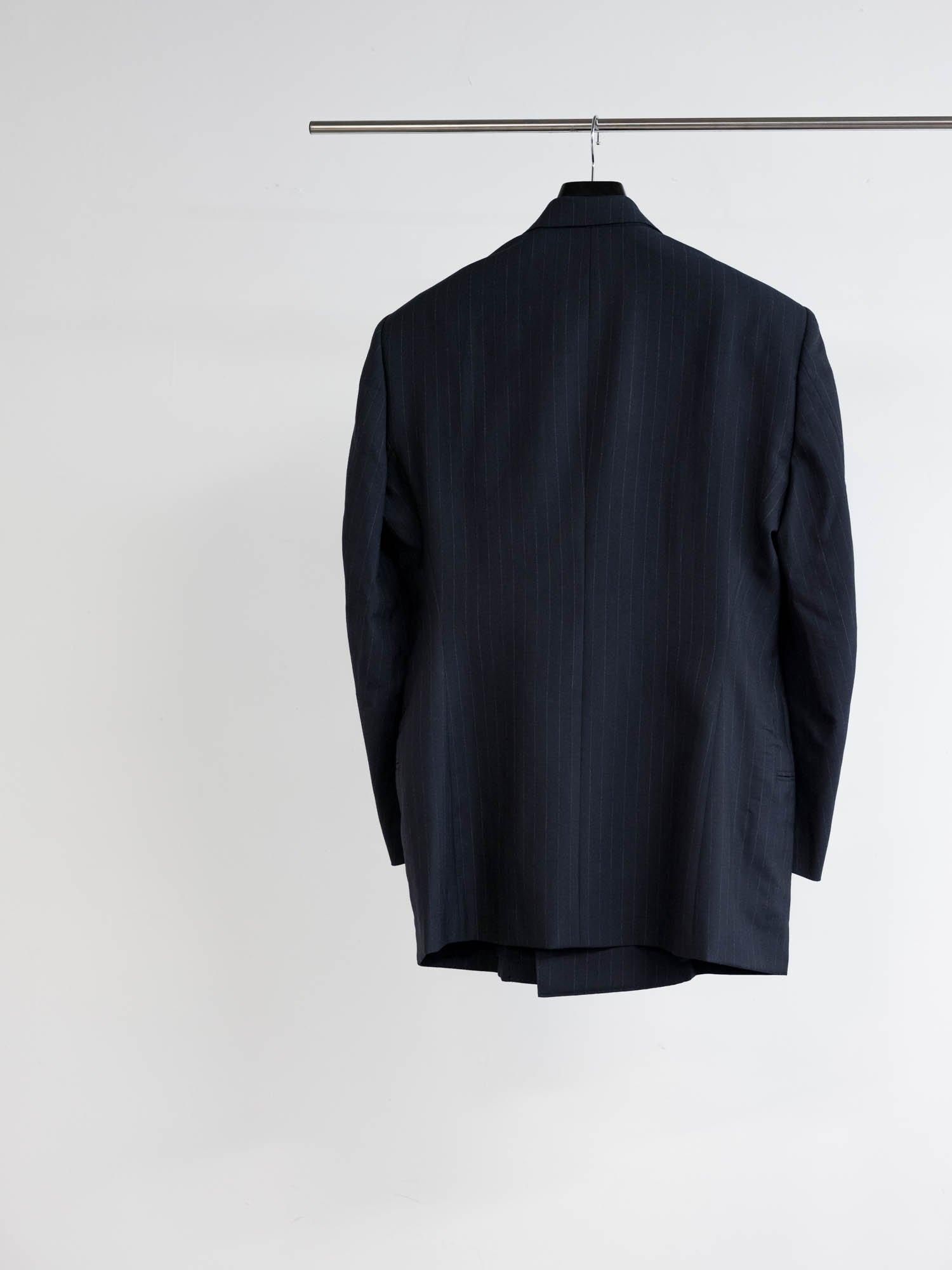 SOSHIOTSUKI<br />6B DOUBLE BREASTED SHAPED JACKET & 3 TUCK WIDE TROUSERS SET / NAVY STRIPE<img class='new_mark_img2' src='https://img.shop-pro.jp/img/new/icons47.gif' style='border:none;display:inline;margin:0px;padding:0px;width:auto;' />