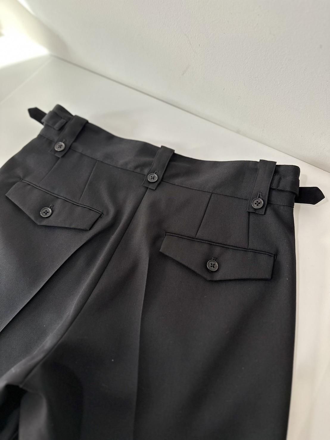 DAIRIKU<br />Jerome Wool Gurkha Half Slacks / Black<img class='new_mark_img2' src='https://img.shop-pro.jp/img/new/icons47.gif' style='border:none;display:inline;margin:0px;padding:0px;width:auto;' />