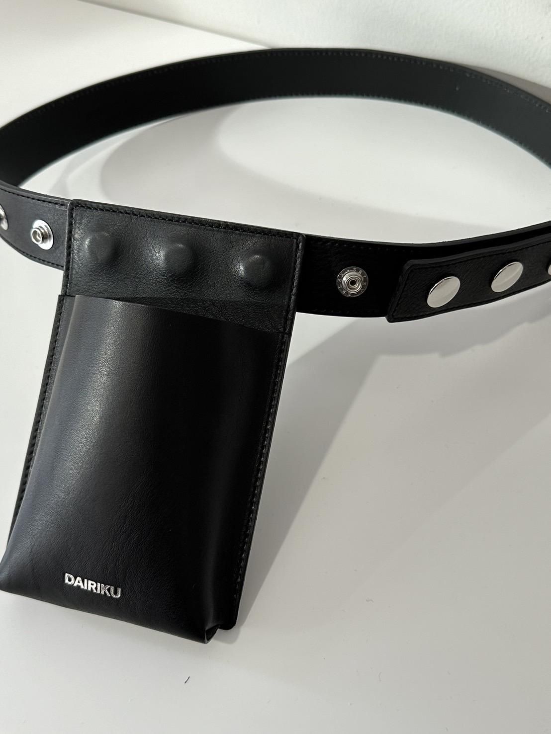 DAIRIKU<br />Studs Velt with Holder Bag / Black<img class='new_mark_img2' src='https://img.shop-pro.jp/img/new/icons47.gif' style='border:none;display:inline;margin:0px;padding:0px;width:auto;' />