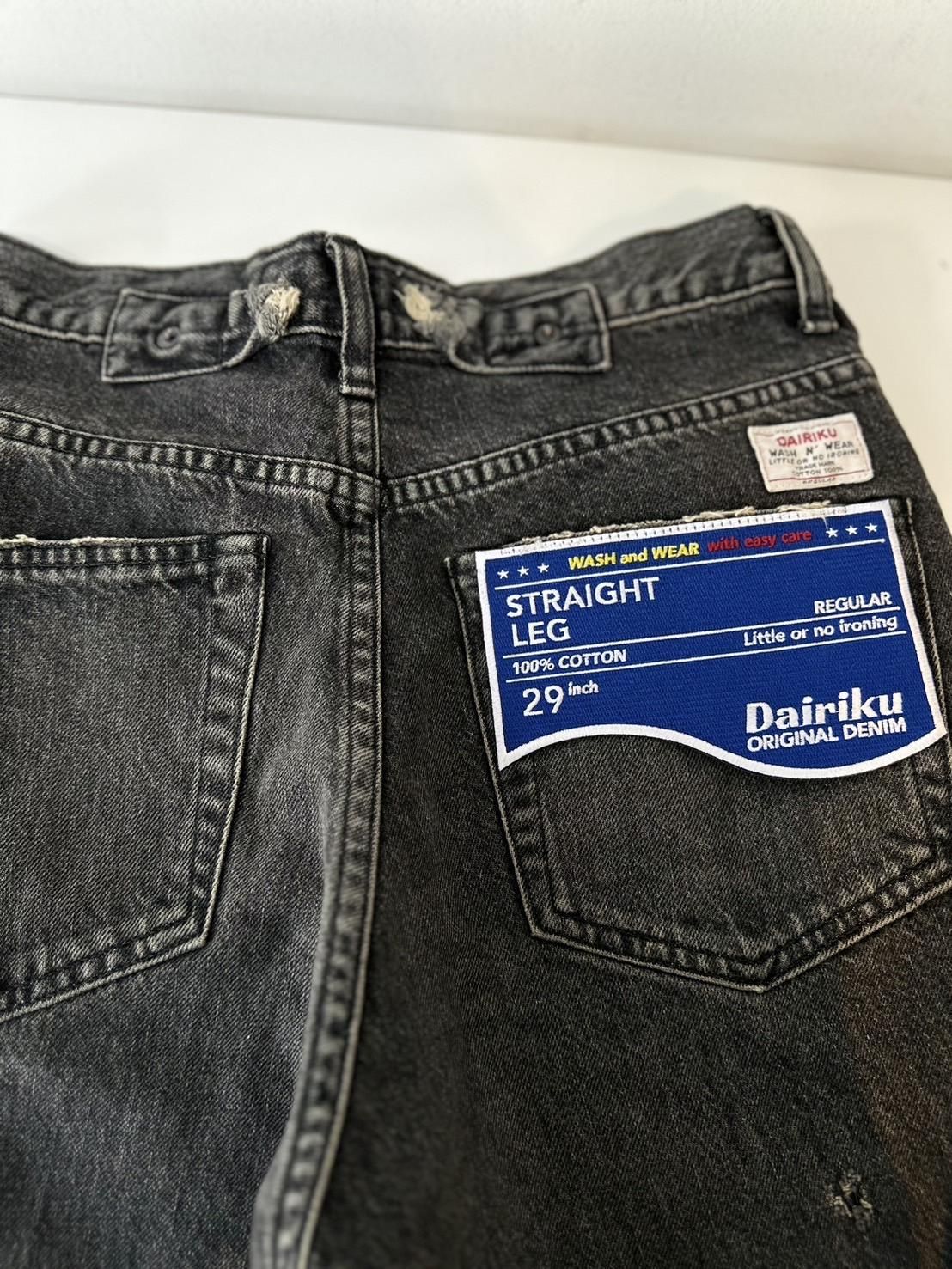 DAIRIKU<br />Damage Straight Denim Pants / Black<img class='new_mark_img2' src='https://img.shop-pro.jp/img/new/icons14.gif' style='border:none;display:inline;margin:0px;padding:0px;width:auto;' />