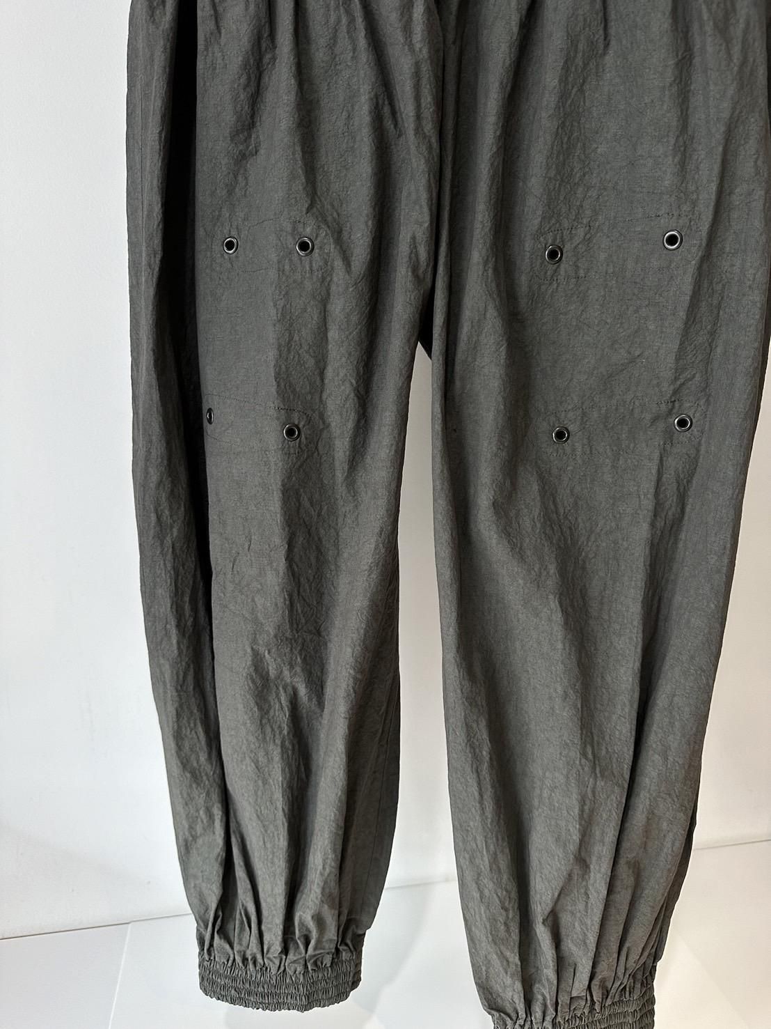 JIAN YE<br />KUNGFU PT  / CHARCOAL<img class='new_mark_img2' src='https://img.shop-pro.jp/img/new/icons14.gif' style='border:none;display:inline;margin:0px;padding:0px;width:auto;' />