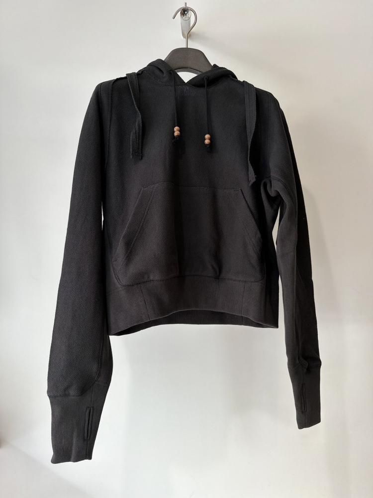 JIAN YE<br />ORBIT MASK HOOD / BLACK<img class='new_mark_img2' src='https://img.shop-pro.jp/img/new/icons47.gif' style='border:none;display:inline;margin:0px;padding:0px;width:auto;' />